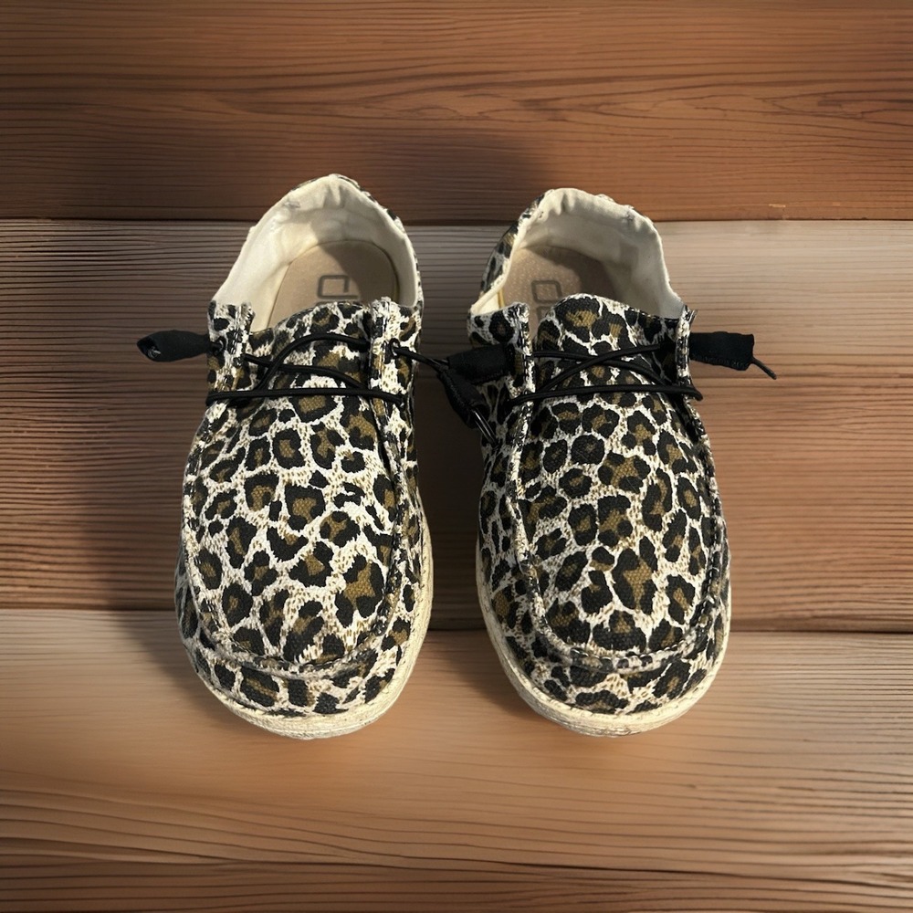 Hey Dude Wendy Cheetah Leopard Print Slip On Shoes Womens Size 7 Casual